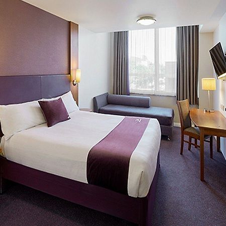 Premier Inn Chippenham Chippenham  Exterior foto