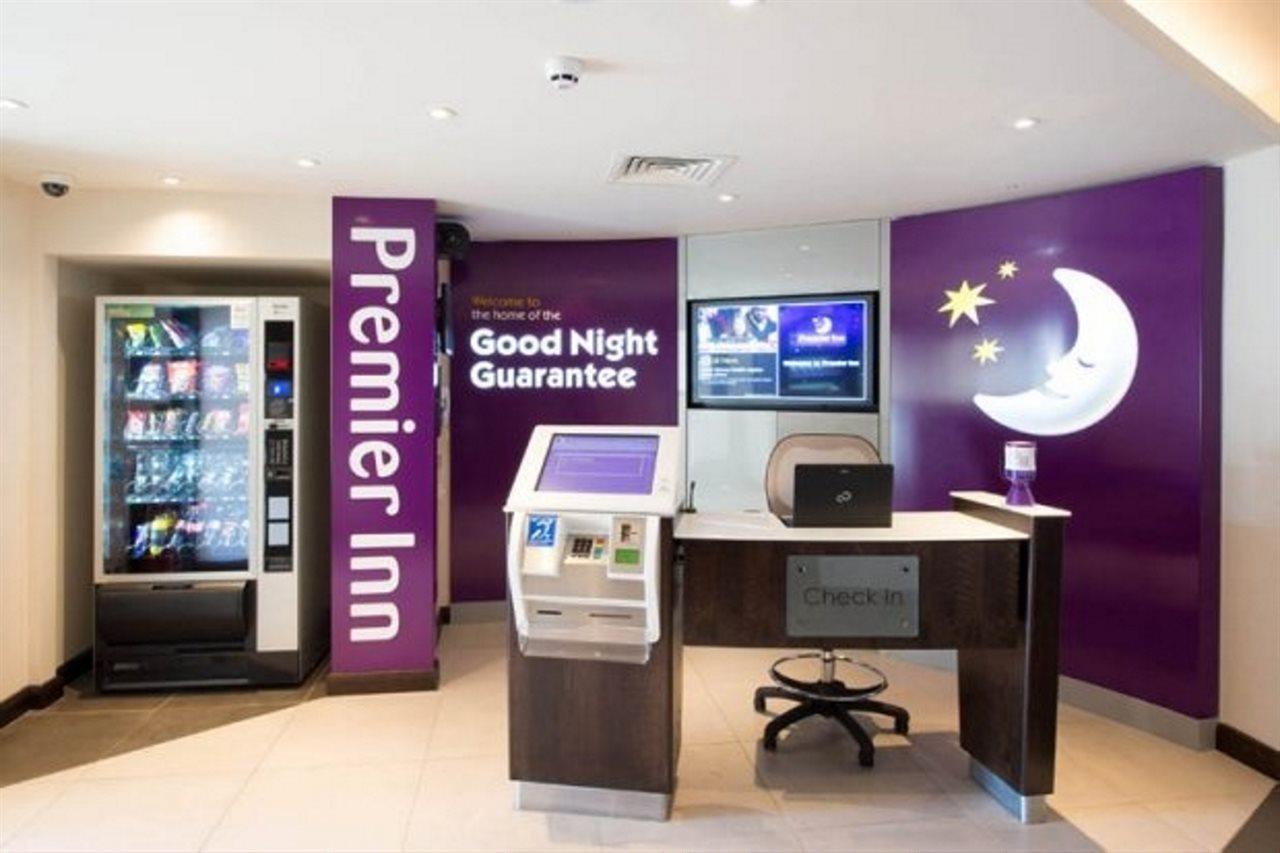 Premier Inn Chippenham Chippenham  Exterior foto